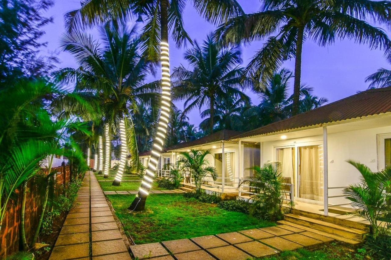 Arabian Sea Beach Resort Morjim Exterior photo